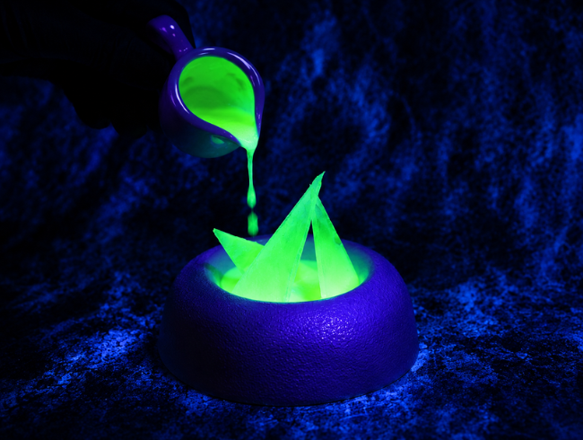 VIVID AT 2AM: DESSERTBAR